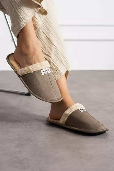 للجنسين لينة وحيد رقيق الساخنة اصطف حديقة المنزل حزمة النعال المهر