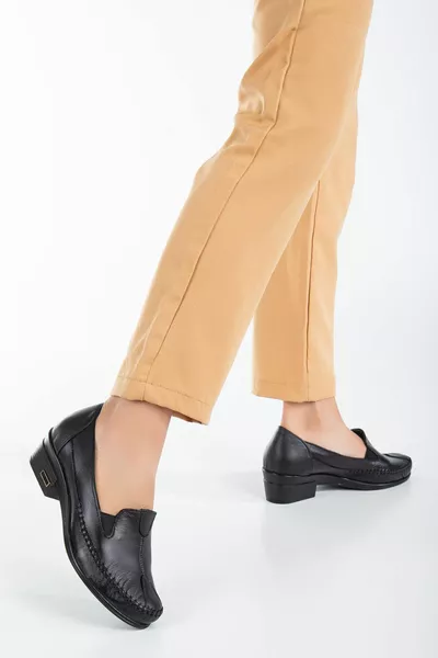 جلد طبيعي أمي المرأة الراحة أحذية العظام