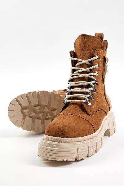 المرأة تان من جلد الغزال عارضة تناسب الدانتيل متابعة أحذية نسائية