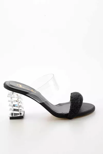 الحجر الأسود شباشب نسائية 