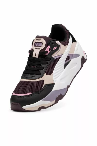 سنيكرز ترينيتي نسائي