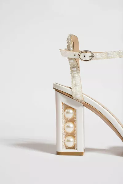 Gewatteerde Bruidsschoenen met Parel Detail