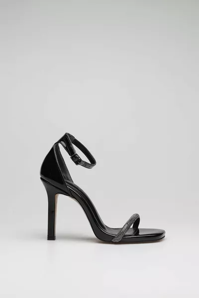 فرقة واحدة أحذية السهرة الحجرية