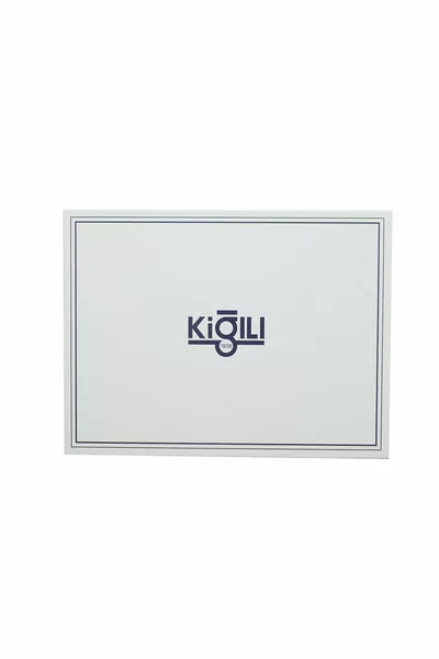 طقم من 4 أحزمة ومحافظ وحاملات بطاقات وقمصان