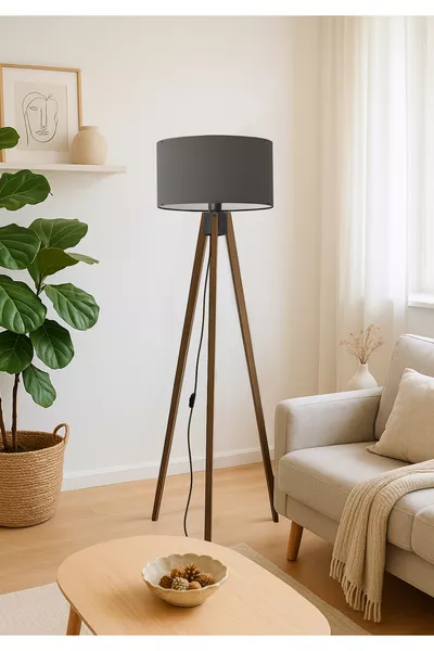 Трипод лампион с крака от орехово дърво и цилиндричен абажур
