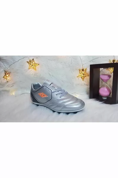 أحذية كرة قدم للأطفال 