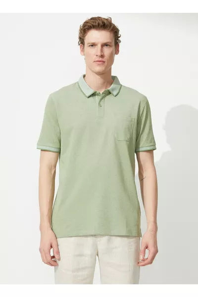 Зелено-белая мужская футболка с воротником поло 