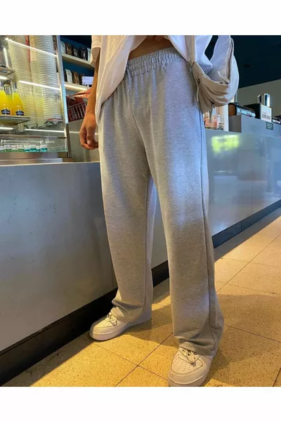 Долнище за анцуг Trends с широк свободен дизайн