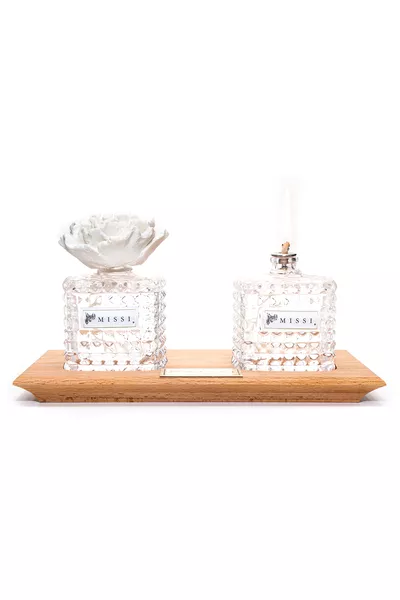 Ensemble de parfum d'ambiance et de lampe à huile Jasmine Sandal avec bouteille en cristal et plateau en bois massif