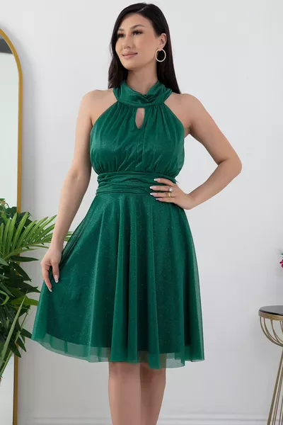  C فستان تول لامع الرقبة