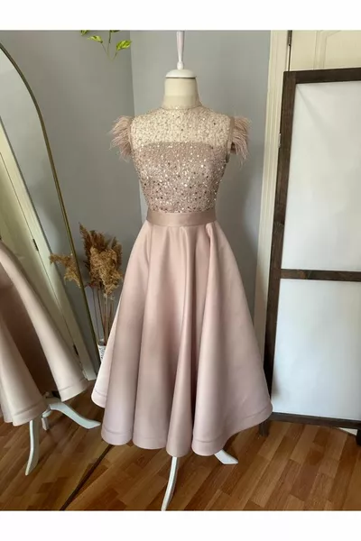 مسحوق اللون الوردي الأكمام الريش الدانتيل شفافة حمالة ميدي طول تنورة واسعة مساء اللباس