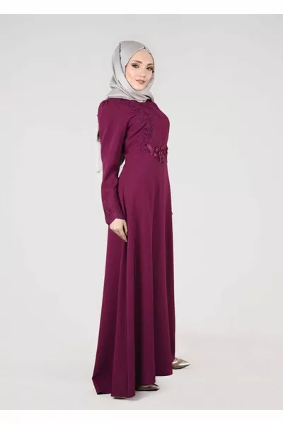 Damen Lila (BOUGAINVILLE) T  Fy Collection-guipure Detailliertes Abendkleid