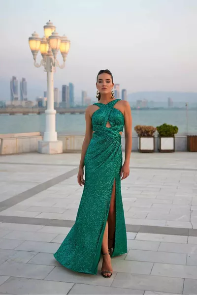 فستان سهرة بتصميم خاص