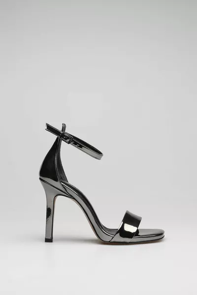 فساتين سهرة واحدة سميكة الفرقة