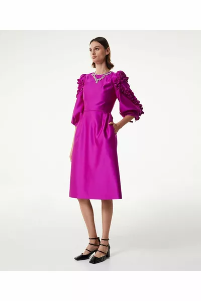 Abito duchessa in raso con ricamo di pietre