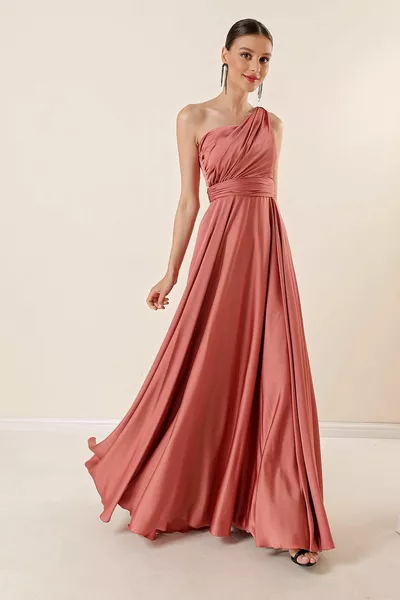 Langes Kleid aus Krepp-Satin mit einer Schulter, drapiert, gefüttert und breit gefüttert