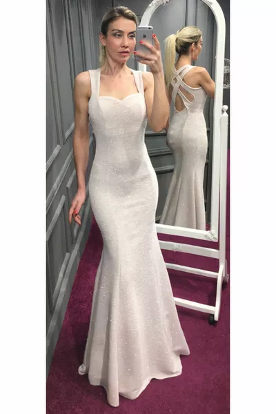 Дълга вечерна рокля