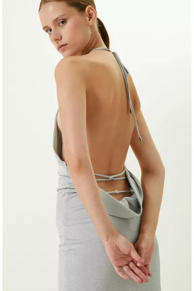 Robe de soirée à fente latérale argentée