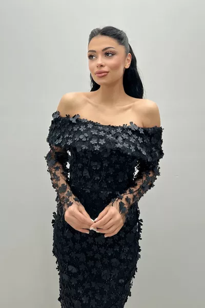 Abito a tubino con colletto a barca in tessuto floreale a tre dimensioni - NERO