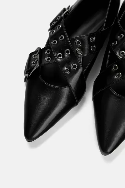 Балетки с кръстосани ленти