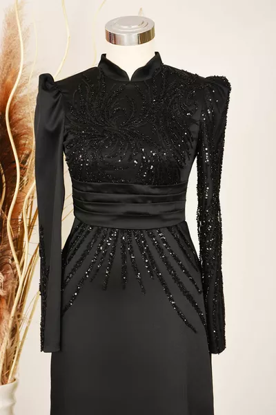 River Hijab Abendkleid mit drapierter applizierter Stickerei auf der Vorderseite - Schwarz