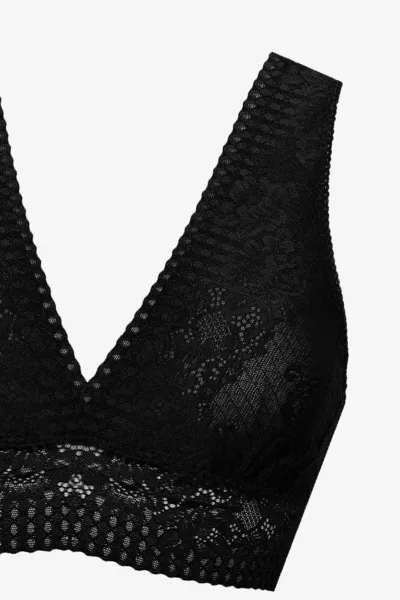 طقم صدرية نسائية بدانتيل وأحزمة عريضة