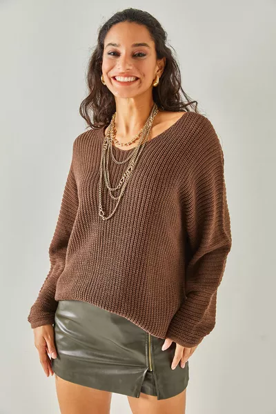 Дамска трикотажна туника с V-образно деколте, римска плетка, овърсайз, кафяв цвят 