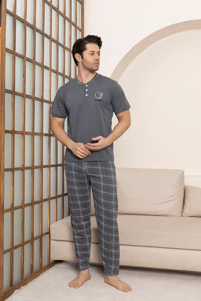 Мъжки пижамен комплект с къси ръкави от сиво-кафява кареена памучна материя