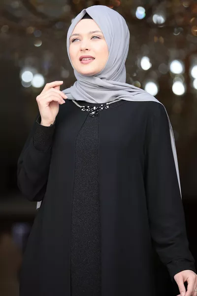 فستان سهرة لامع أسود