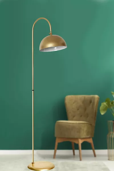 لمبة أرضية فاخرة بتصميم معدني أصفر من سونارت