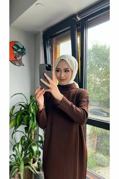 فستان أنيق محبوك بني