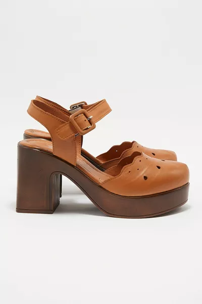 Women Apartment Heel Leather Sandals Tan Y
