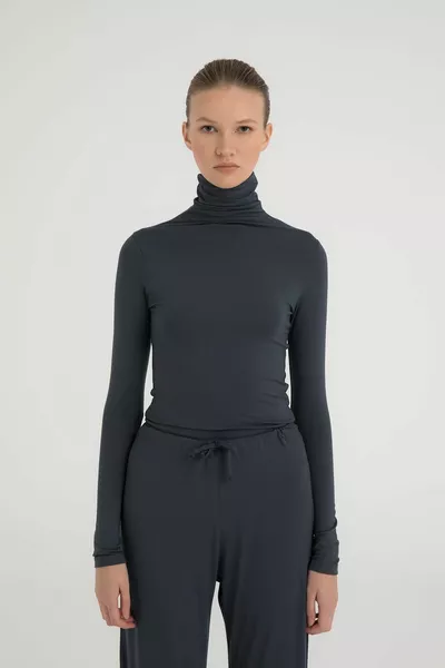 Ультра мягкая водолазка дымчатая