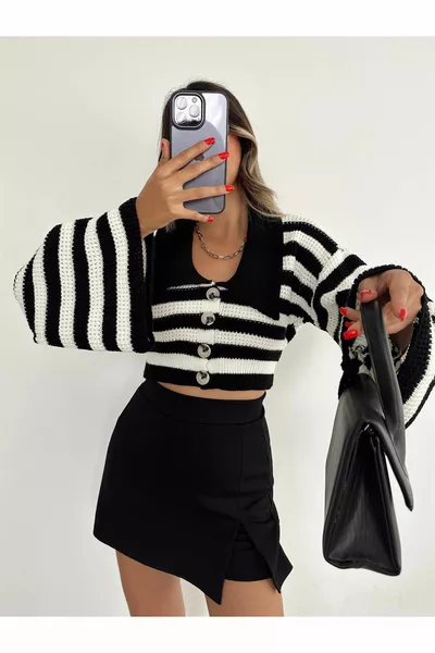 Gestreifte durchbrochene Damen-Strickjacke mit breitem Kragen