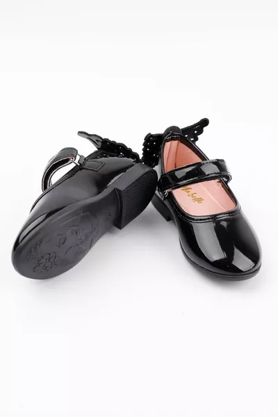 أحذية بنات الفراشة ذات الكعب الأسود