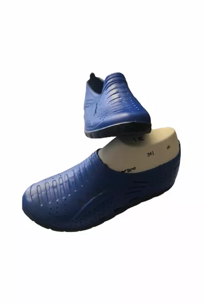 أحذية الشاطئ الأزرق والمشي لمسافات طويلة