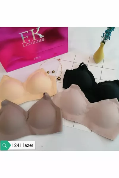 كود موديل صدرية بقص الليزر باللون العاجي 