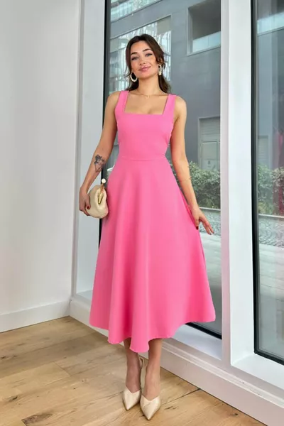 المرأة طوق مربع حزام سميك تصميم ميدي طول اللباس الوردي