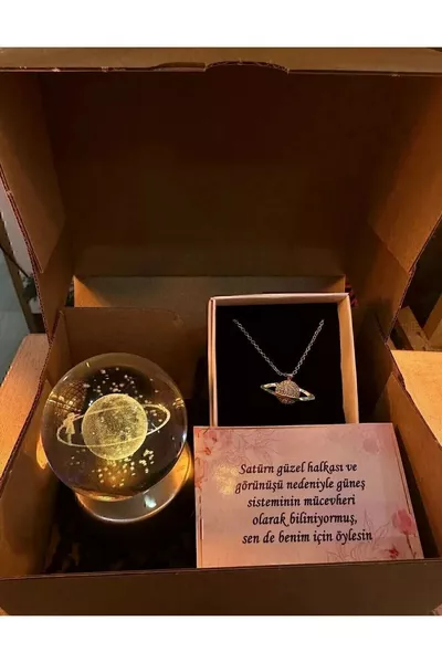 Set regalo con globo di neve 3D con Saturno che cambia colore e collana Saturno in acciaio inox che non si scurisce