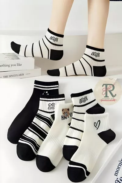 Dames 5 Paar Cartoon Gestreepte Letterprint Korte Enkel Sokken met Hartpatroon Zwart-Wit