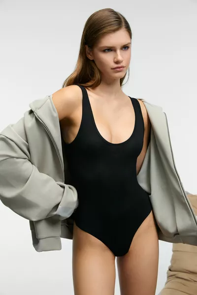 CHILES Kadın Slim Halter Yaka Kolsuz Çıtçıtlı Siyah Atlet