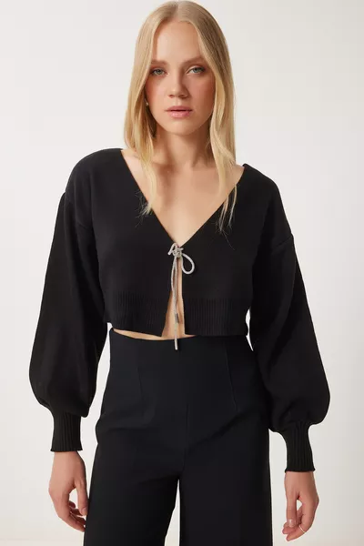 كارديغان قصير نسائي محبوك بفيونكة ورباط وحجارة سوداء 