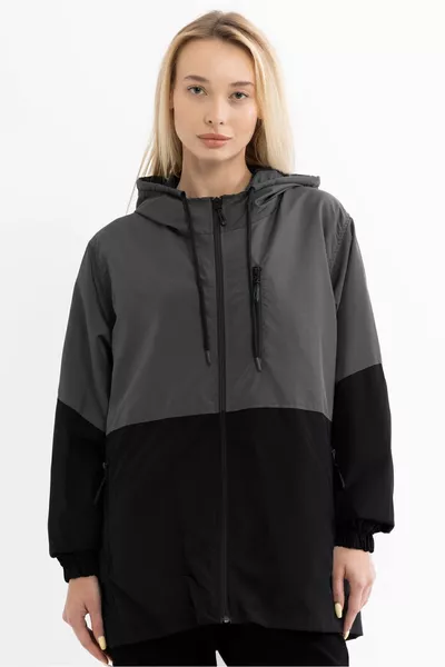 معطف مضاد للمطر والرياح نسائي بلونين أنثراسيت-أسود مبطن مع جيوب وغطاء رأس