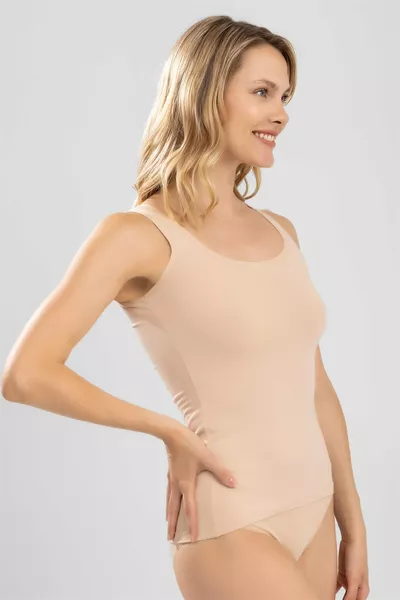 صدرية نسائية سميكة من القطن بحمالات واسعة وياقة عميقة بيضاوية اللون البيج