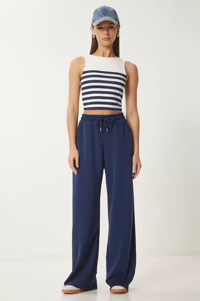 بنطال رياضي واسع الأرجل من المودال باللون الكحلي 