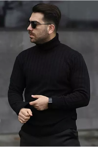 كنزة رجالية سوداء بياقة عالية