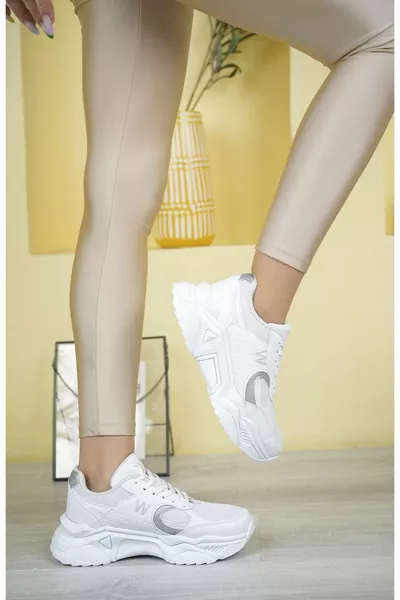 حذاء نسائي رياضي بكعب سميك