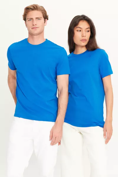 تي شيرت أساسي رجالي بأكمام قصيرة بلون أزرق ساكس، ضيق قصّة نحيلة، قماش قطن ٪، ياقة دائرية