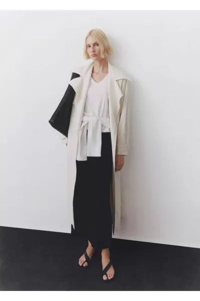 قميص قطن بياقة على شكل حرف V