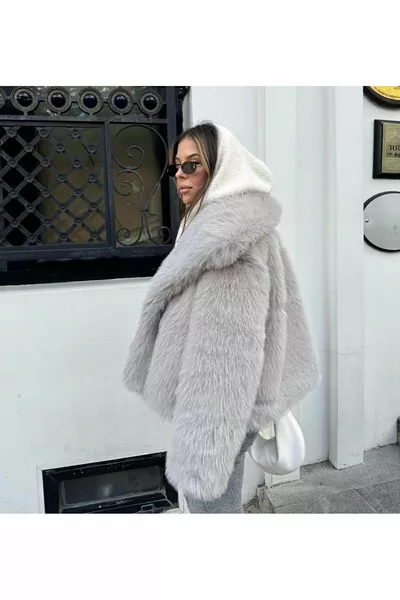 فراء فاخر مبطن بالرمادي طراز Zr